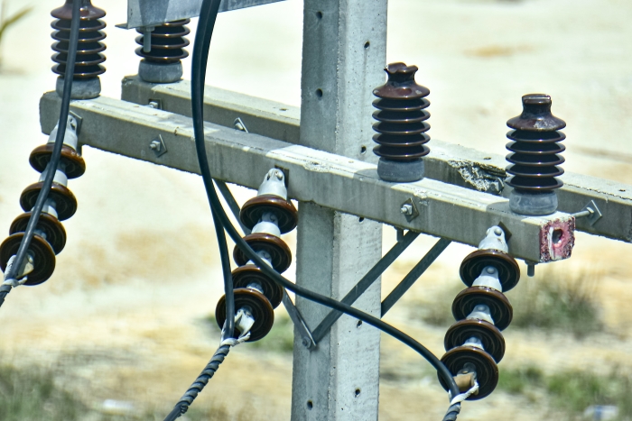 ceramics in power lines